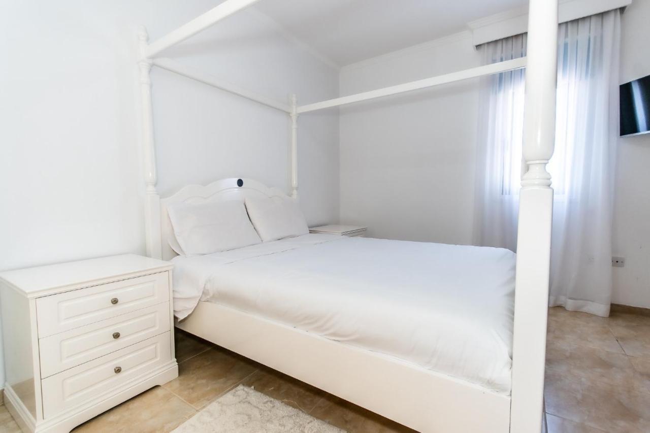 Reel Paradise Villa, Cyprus Ларнака Екстериор снимка